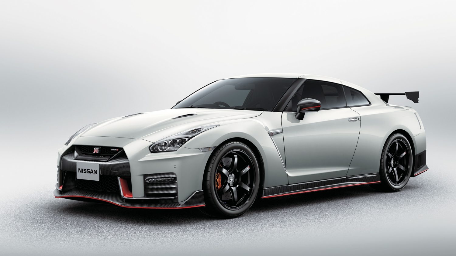 Nissan-GTR